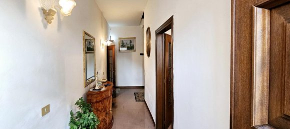 Дом с 6 комнатами в Гранце, Италия № 156161 4