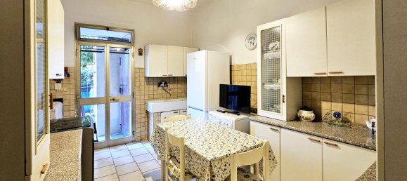 Дом с 6 комнатами в Гранце, Италия № 156161 5