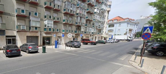 227m² Commercial property in Lisbon, Portugal No. 236228 3