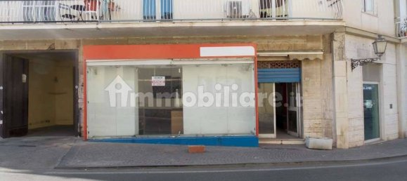 2 rooms Commercial property in Monte di Procida, Italy No. 308476 2