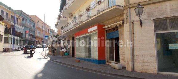 2 rooms Commercial property in Monte di Procida, Italy No. 308476 3