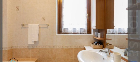 5 غرف نوم فيلا في Trieste, Italy رقم 75604 19