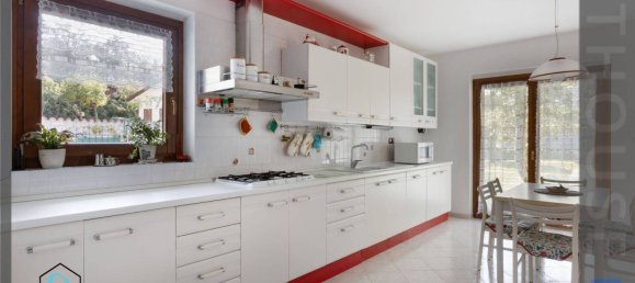 5 غرف نوم فيلا في Trieste, Italy رقم 75604 17