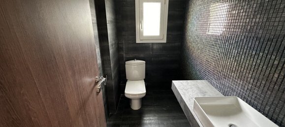 Коммерческая недвижимость с 5 спальнями в Терми, Салоники, Центральная Македония, Македония и Фракия, Греция № 3384 14