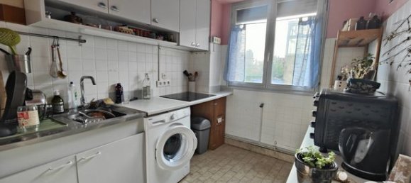 Studio in Montreuil, France No. 358502 4