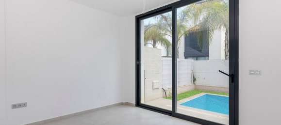 3 bedrooms Villa in Torrevieja, Spain No. 176507 8