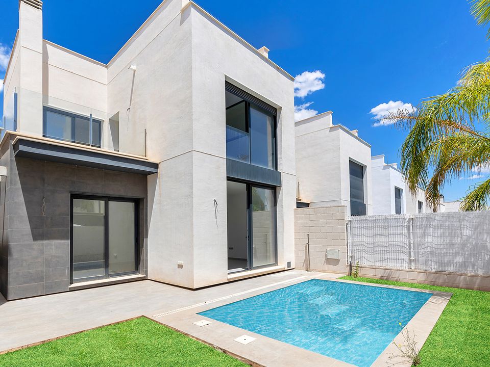 3 bedrooms Villa in Torrevieja, Spain No. 176507