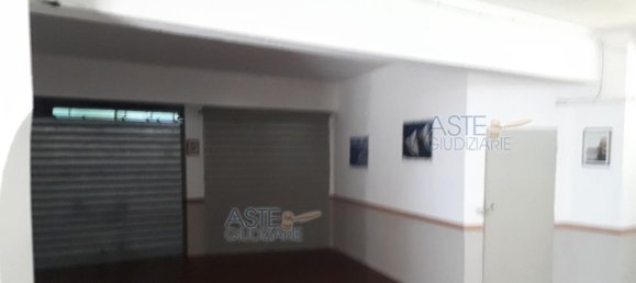 5 rooms Apartment in Piombino, Italy No. 42867 15