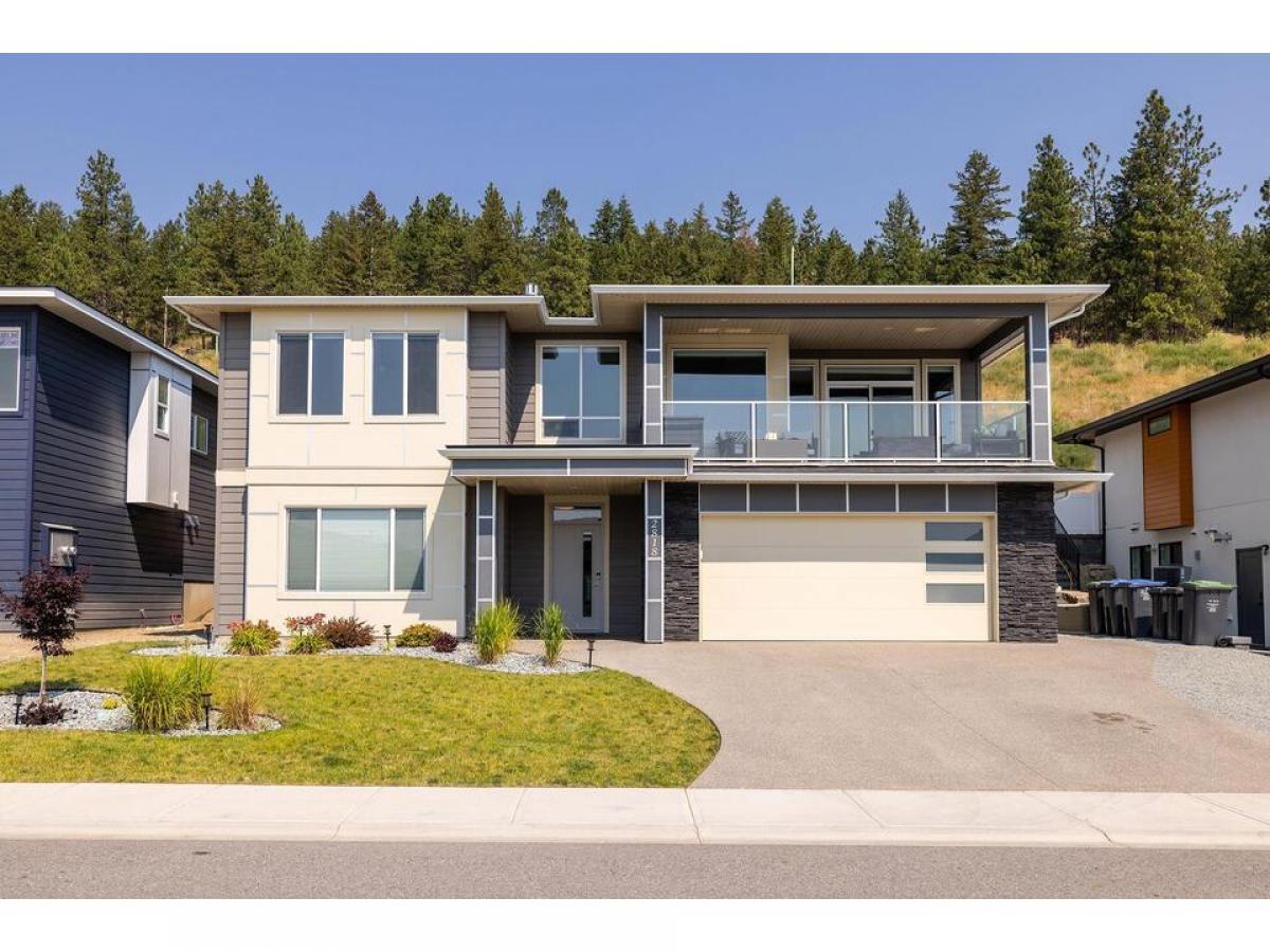 5 bedrooms House in British Columbia, Canada No. 1287