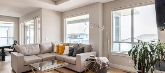 5 bedrooms House in British Columbia, Canada No. 1287 3