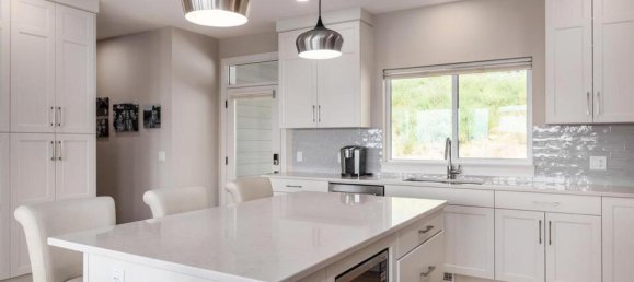 5 bedrooms House in British Columbia, Canada No. 1287 9