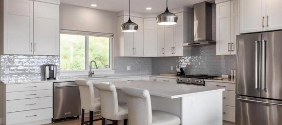 5 bedrooms House in British Columbia, Canada No. 1287 8