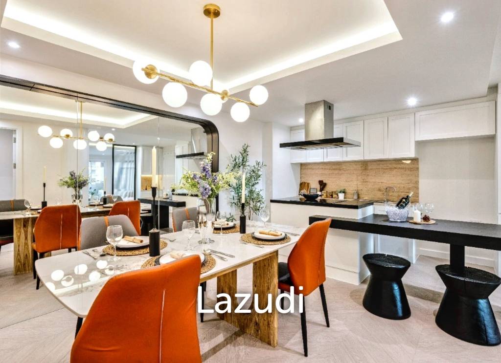 3 bedrooms Condo in Bangkok, Thailand No. 24392