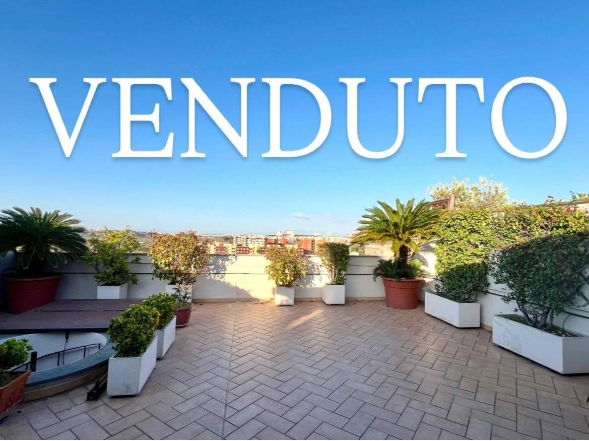 Ático de 3 habitaciónes en Rome, Italy No. 35638