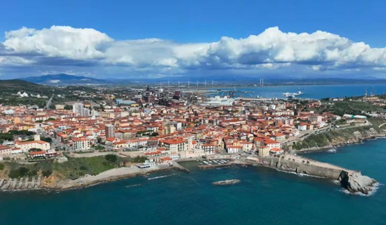 5 bedrooms Apartment in Piombino, Italy No. 336070