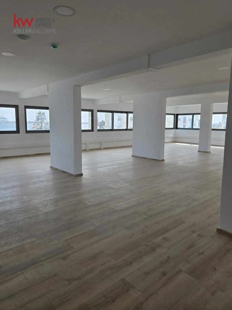 3 rooms Office in Larnaca, Cyprus No. 26833