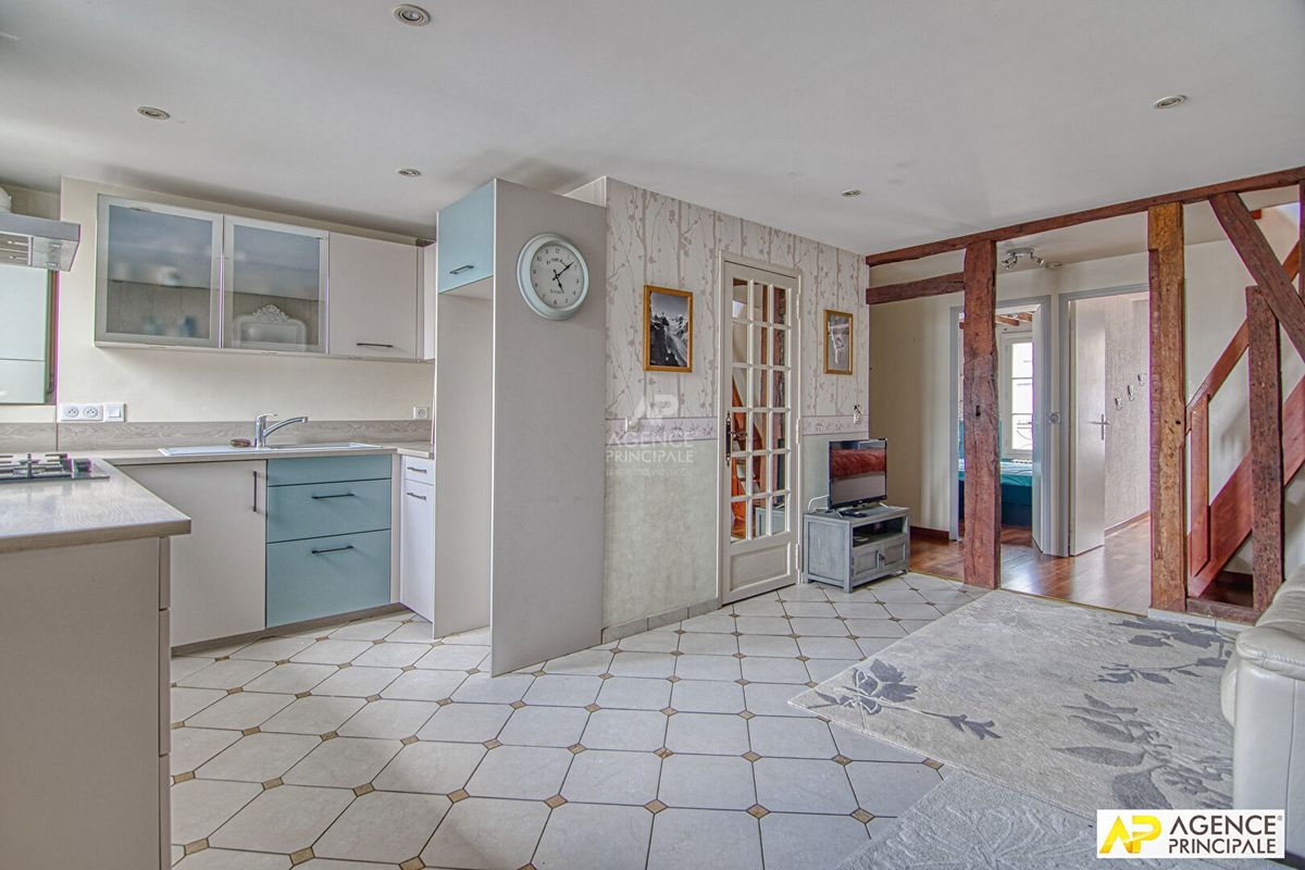 3 bedrooms Apartment in Versailles, France No. 291753