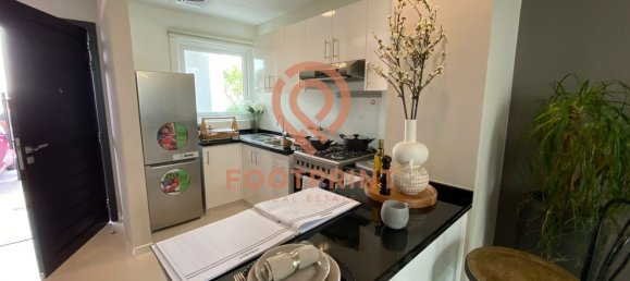 Adosado de 3 dormitorios en Dubai, UAE No. 23767 9