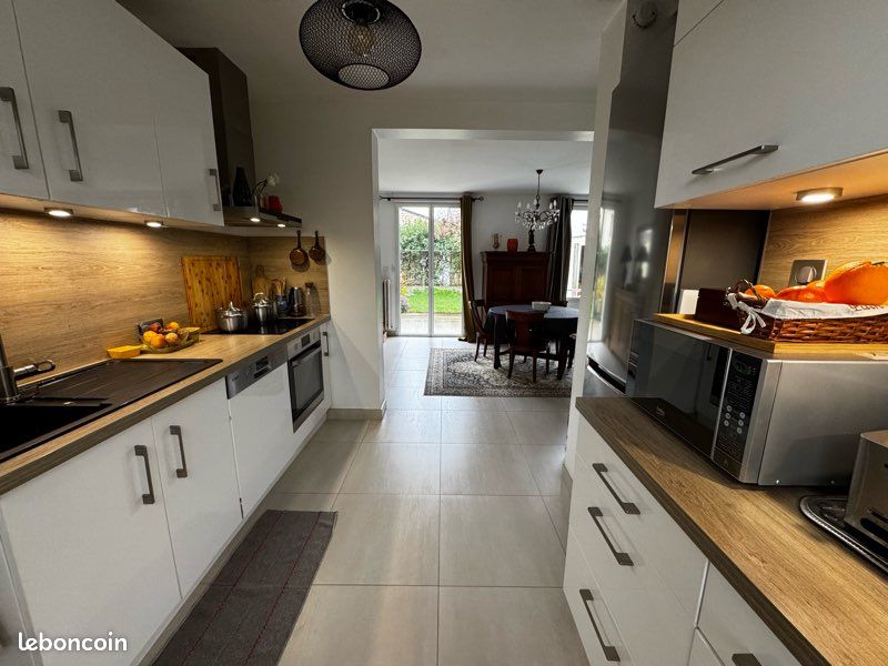 5 bedrooms House in Saint-Jacques-de-la-Lande, France No. 332021