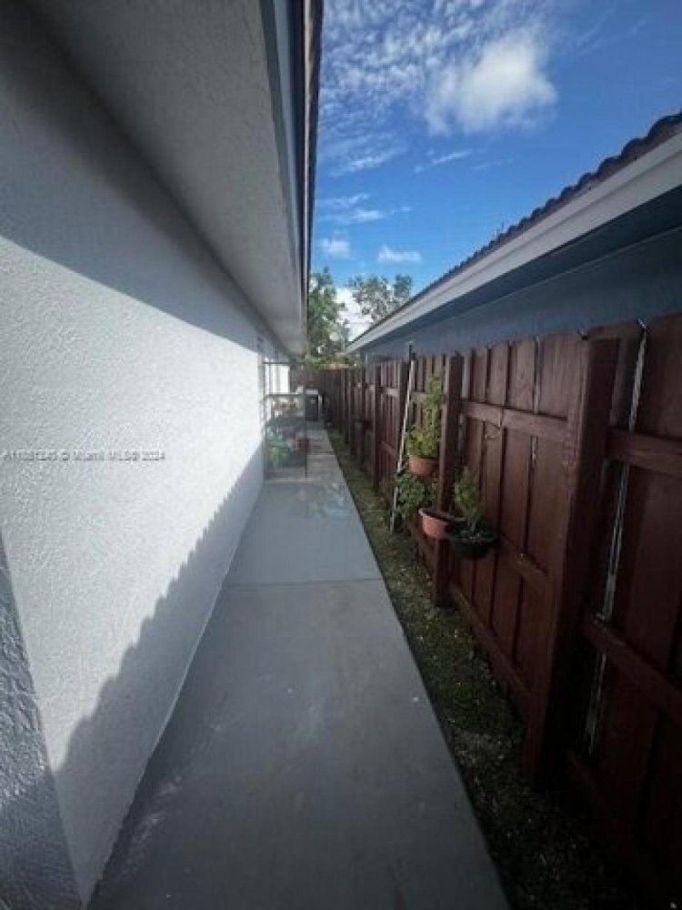 4 bedrooms House in Miami, USA No. 273569