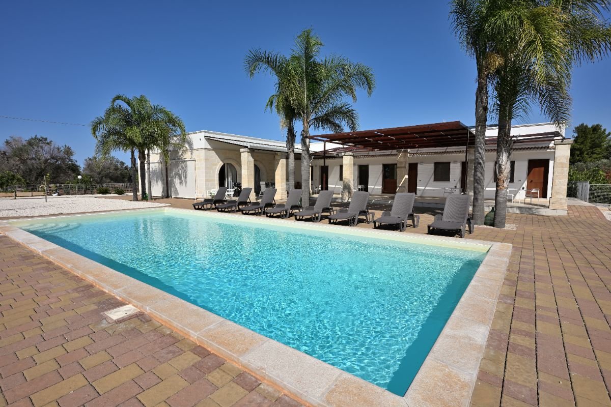 6 غرف نوم فيلا في San Vito dei Normanni, Italy رقم 381930