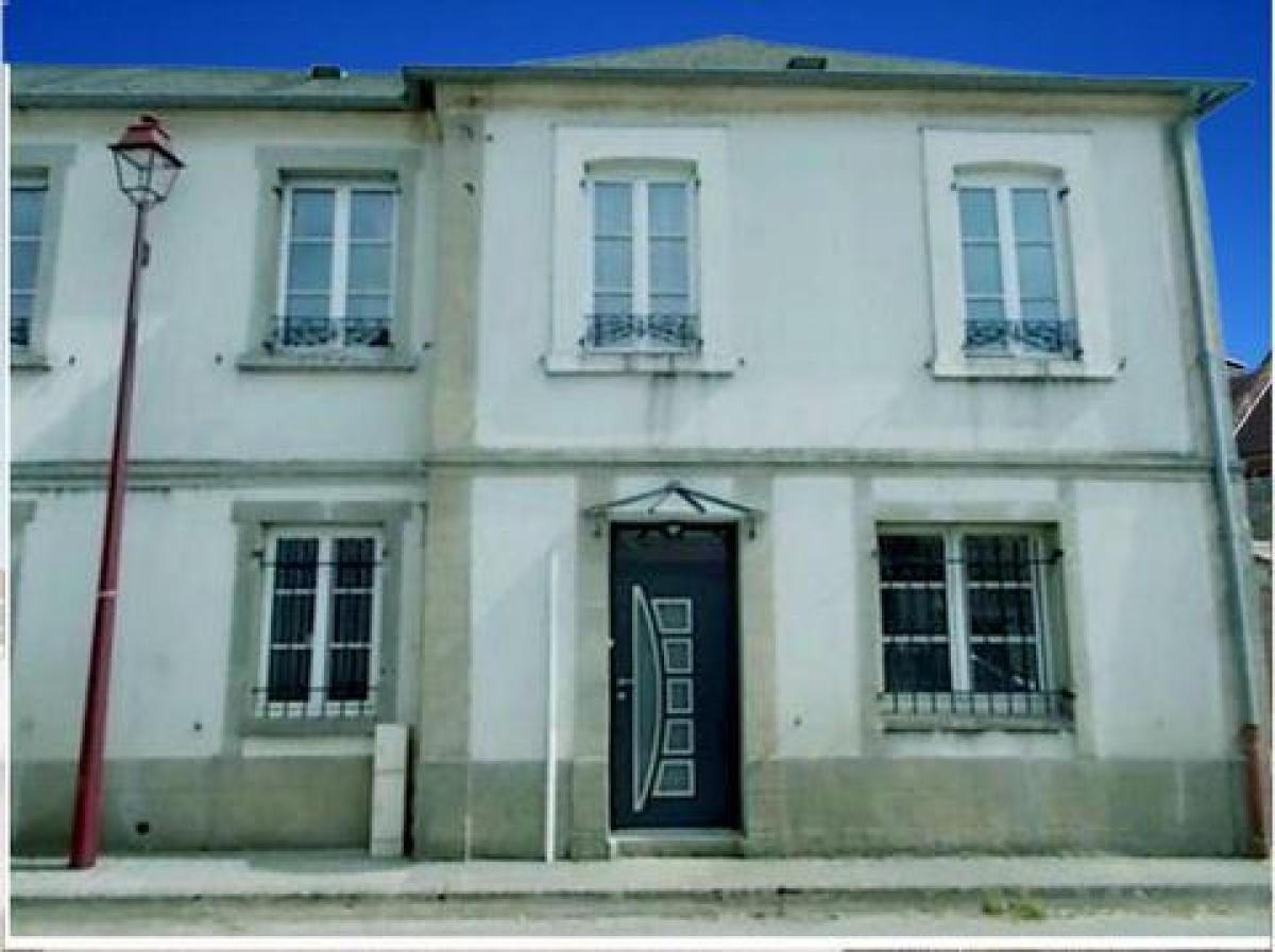 4 bedrooms House in Houdan, France No. 7307