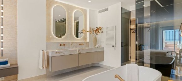 Apartamento de 3 dormitorios en Estepona, Spain No. 206879 45