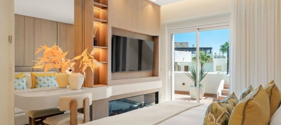 Apartamento de 3 dormitorios en Estepona, Spain No. 206879 34