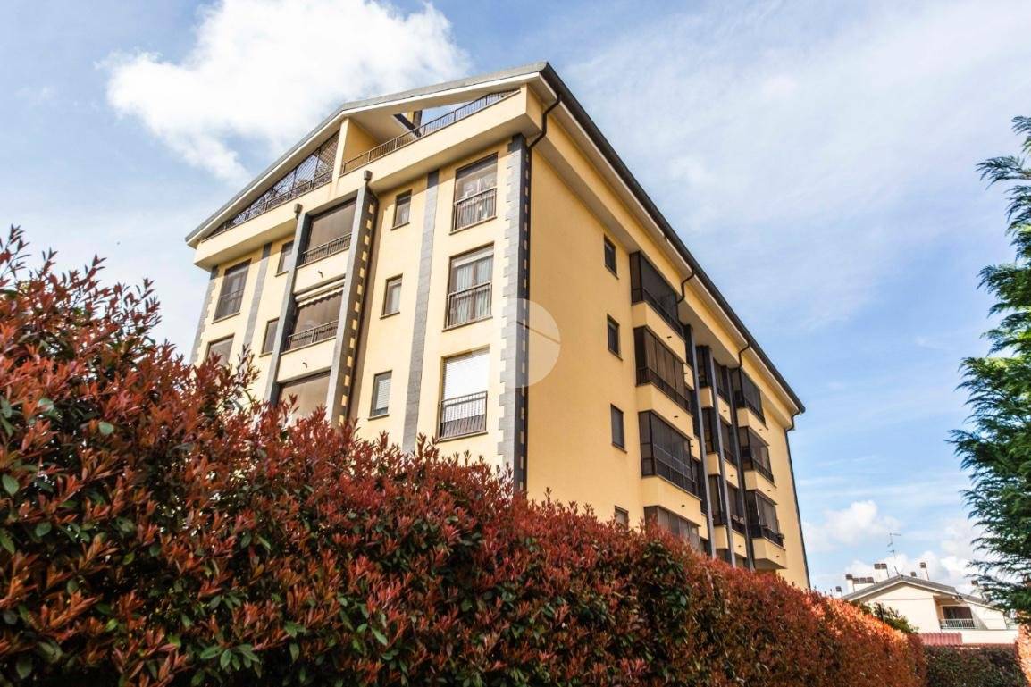 2 bedrooms Apartment in Rozzano, Italy No. 4969