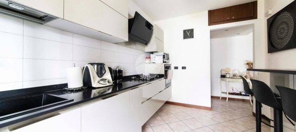 2 bedrooms Apartment in Rozzano, Italy No. 4969 30