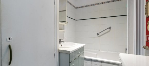 2 bedrooms Apartment in Paris, France No. 125224 8