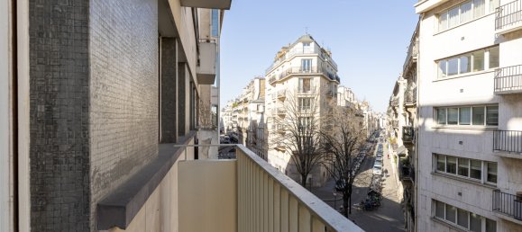 2 bedrooms Apartment in Paris, France No. 125224 2