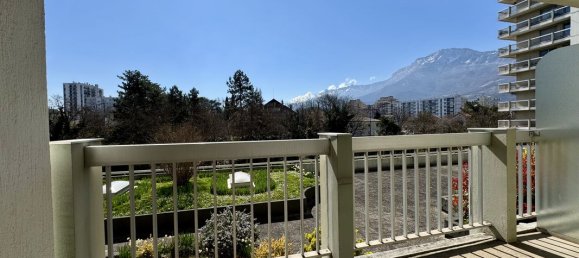 2 bedrooms Apartment in Grenoble, France No. 190492 2