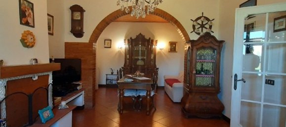 3 Schlafzimmer Haus in Camaiore, Italy, Nr. 40678 4