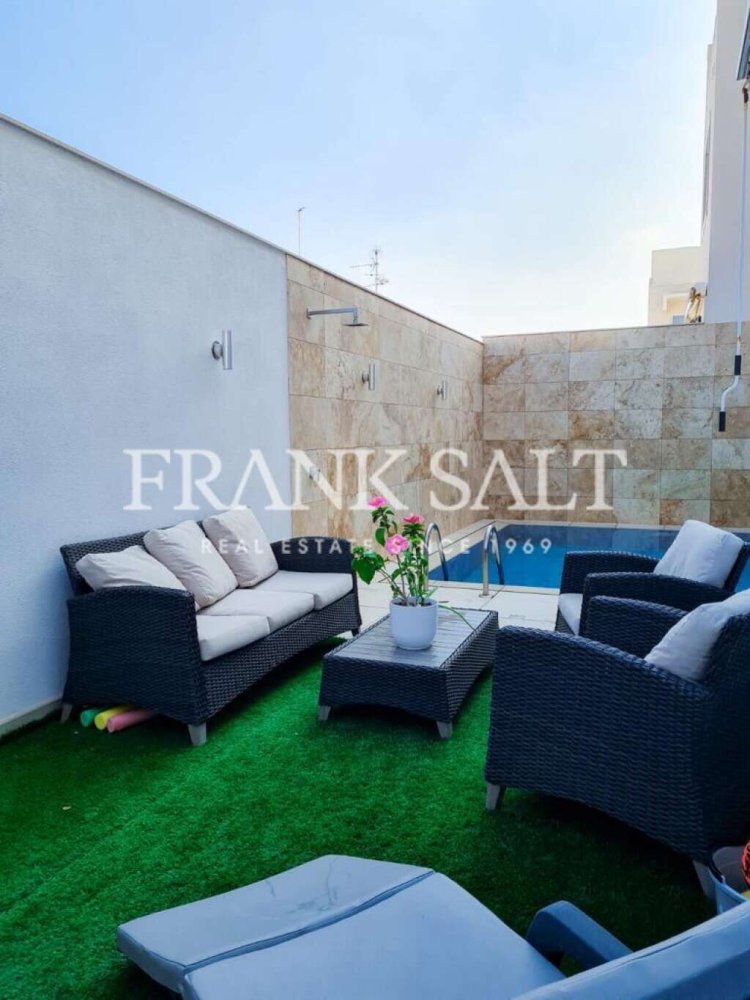 4 bedrooms Villa in Swieqi, Malta No. 3676