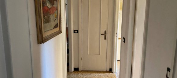 2 rooms Apartment in Genoa, Italy No. 39497 5