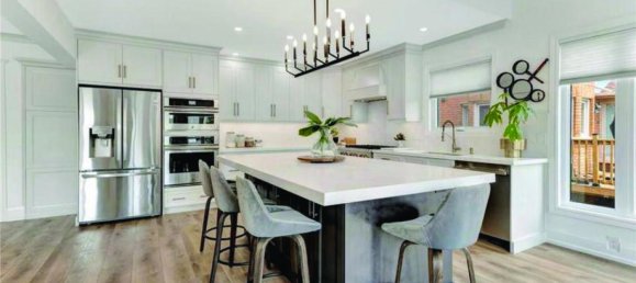 5 bedrooms House in Hamilton, Canada No. 409 8