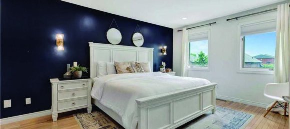 5 bedrooms House in Hamilton, Canada No. 409 11