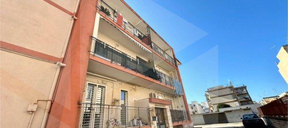 3 rooms Commercial property in Capurso, Italy No. 20625 2
