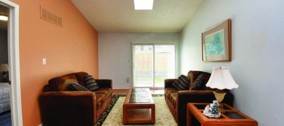 2 bedrooms House in Hamilton, Canada No. 514 3