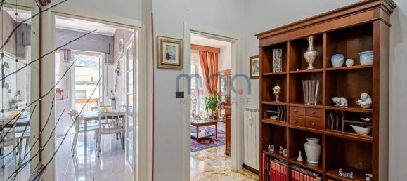 3 rooms Apartment in Genoa, Italy No. 37304 4