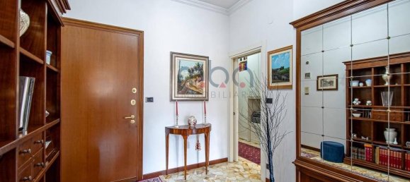 3 rooms Apartment in Genoa, Italy No. 37304 5