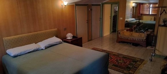 4 Schlafzimmer Wohnung in Fano, Italy, Nr. 208881 16