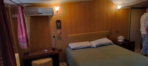 4 Schlafzimmer Wohnung in Fano, Italy, Nr. 208881 17