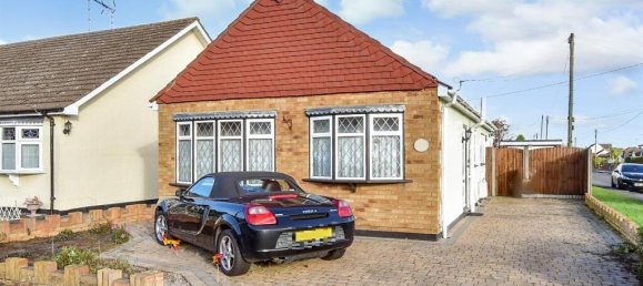 2 bedrooms Bungalow in Essex, United Kingdom No. 4060 2
