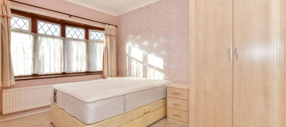 2 bedrooms Bungalow in Essex, United Kingdom No. 4060 6