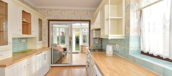 2 bedrooms Bungalow in Essex, United Kingdom No. 4060 4