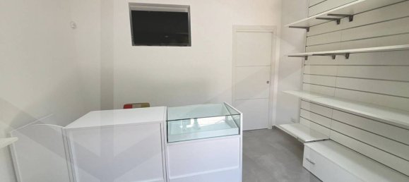 1 room Commercial property in Matera, Italy No. 17066 3