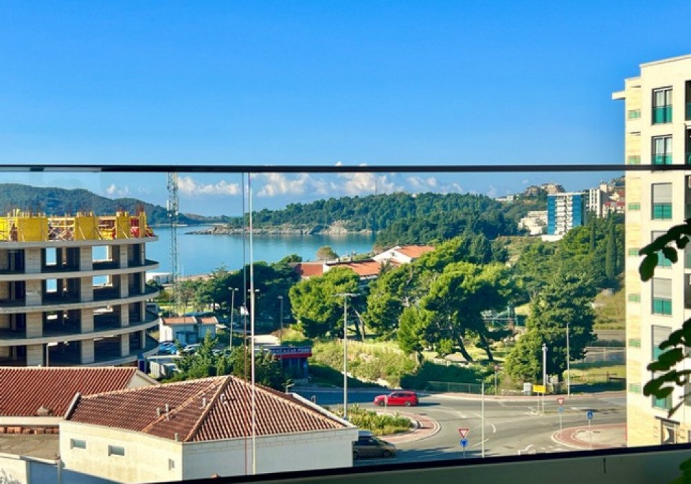 45m² Apartment in Becici, Montenegro No. 1725