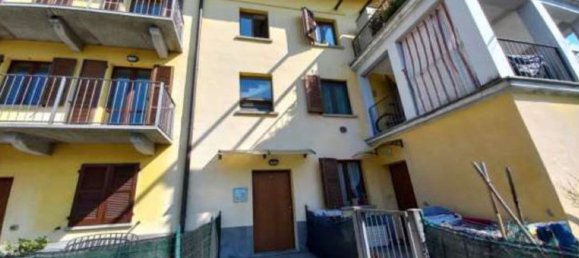 3-salle Appartement à Luino, Italy No. 12952 2